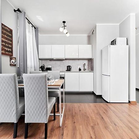 Apartment Wroclaw Sikorskiego With Free Garage By Renters Prestige Exterior photo