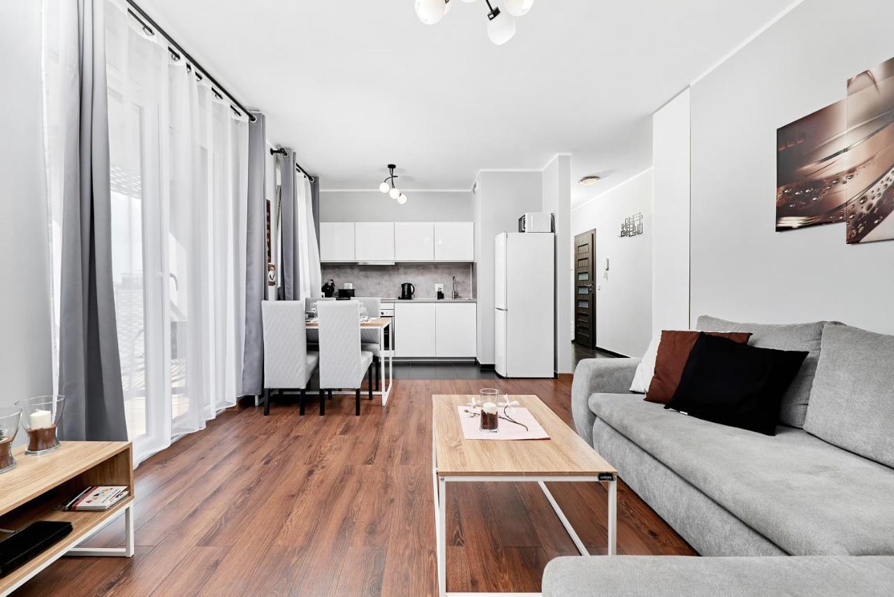 Apartment Wroclaw Sikorskiego With Free Garage By Renters Prestige Exterior photo